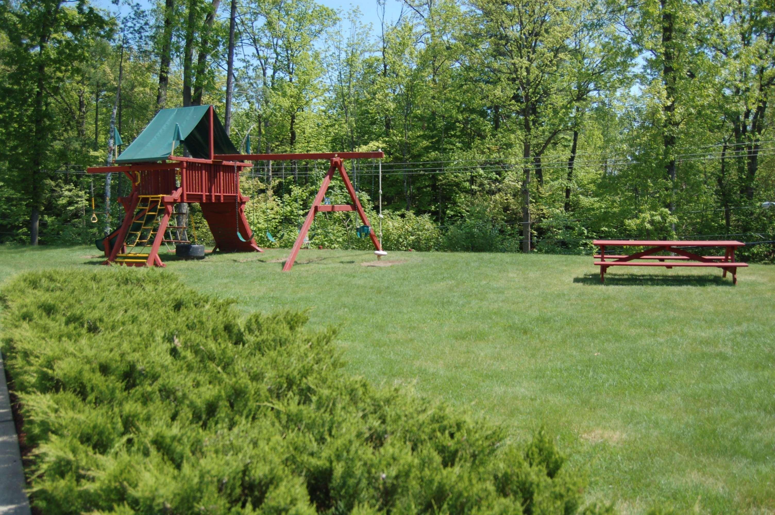 Country Inn & Suites By Radisson, Lake George Queensbury , Ny Extérieur photo